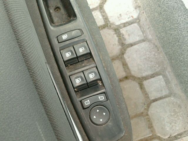 bontott RENAULT SCÉNIC III Bal első Ajtó Kárpit