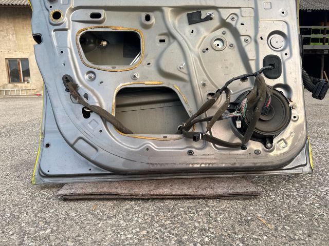 bontott RENAULT SCÉNIC III Bal első Ajtó (Üres lemez)