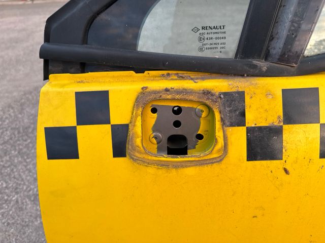 bontott RENAULT SCÉNIC III Bal első Ajtó (Üres lemez)