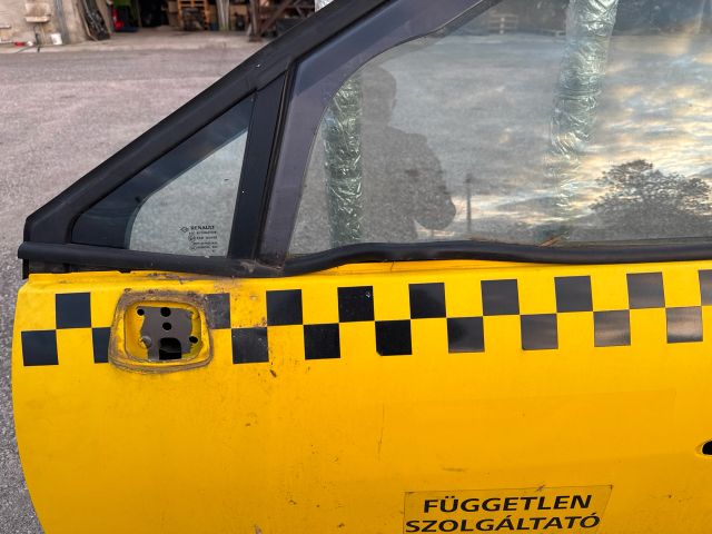 bontott RENAULT SCÉNIC III Bal első Ajtó (Üres lemez)