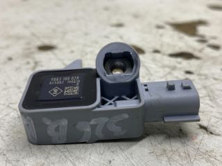 bontott RENAULT SCÉNIC III Bal első Oldal Ütközés Érzékelő