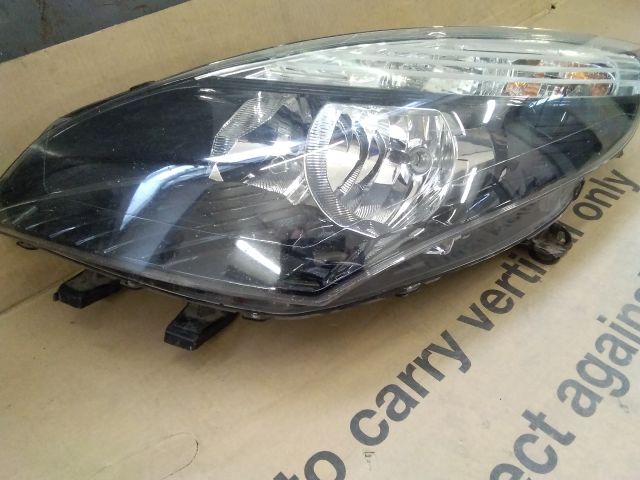 bontott RENAULT SCÉNIC III Bal Fényszóró