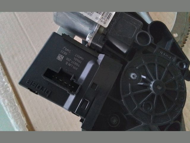 bontott RENAULT SCÉNIC III Bal hátsó Ablakemelő Szerkezet (Elektromos)