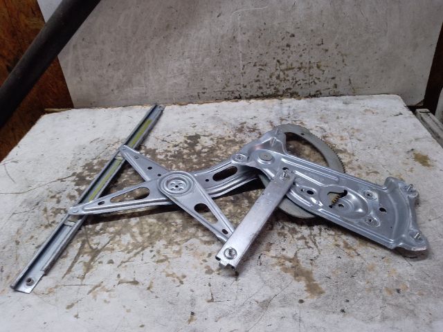 bontott RENAULT SCÉNIC III Bal hátsó Ablakemelő Szerkezet (Elektromos)