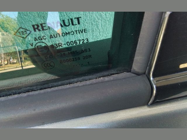 bontott RENAULT SCÉNIC III Bal hátsó Ajtó (Részeivel)