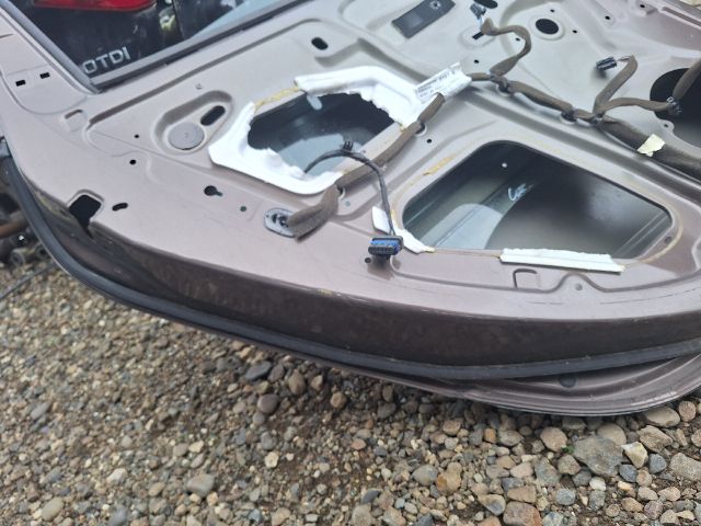 bontott RENAULT SCÉNIC III Bal hátsó Ajtó (Üres lemez)