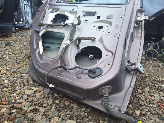 bontott RENAULT SCÉNIC III Bal hátsó Ajtó (Üres lemez)