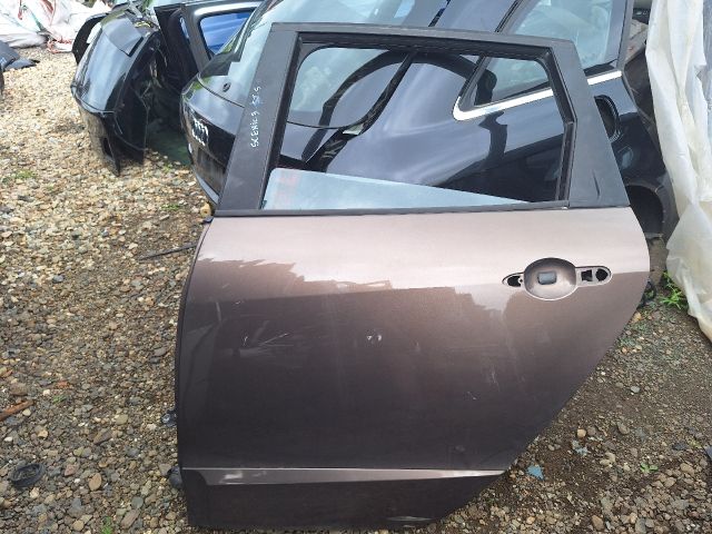 bontott RENAULT SCÉNIC III Bal hátsó Ajtó (Üres lemez)