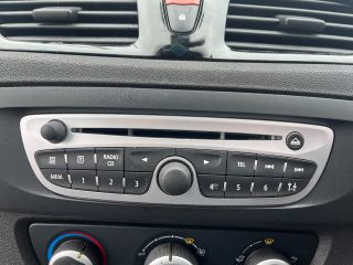 bontott RENAULT SCÉNIC III Bal hátsó Dobbetét (Kerékjárati, Műanyag)