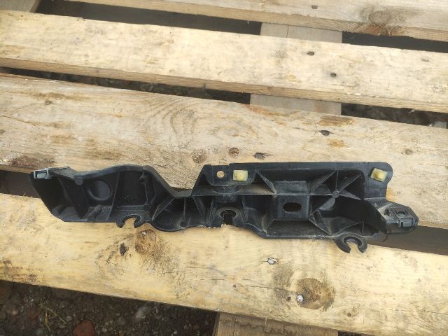 bontott RENAULT SCÉNIC III Bal Sárvédő Oldaltartó