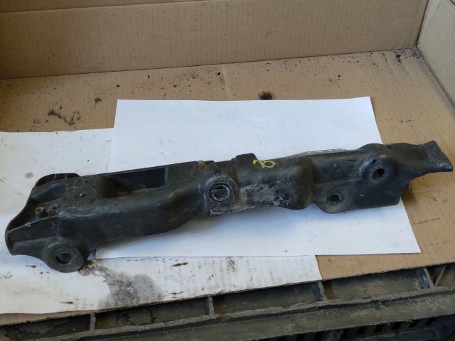 bontott RENAULT SCÉNIC III Bal Sárvédő Oldaltartó