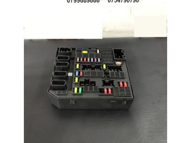 bontott RENAULT SCÉNIC III Biztosítéktábla Doboz