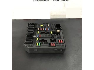 bontott RENAULT SCÉNIC III Biztosítéktábla Doboz