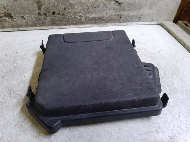 bontott RENAULT SCÉNIC III Biztosítéktábla Fedél