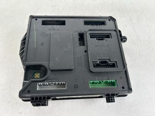 bontott RENAULT SCÉNIC III Biztosítéktábla Utastér