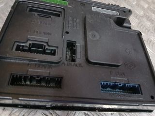 bontott RENAULT SCÉNIC III Biztosítéktábla Utastér