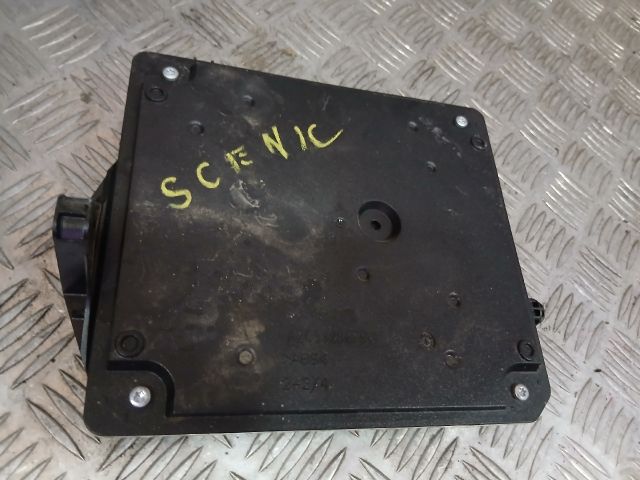 bontott RENAULT SCÉNIC III Biztosítéktábla Utastér