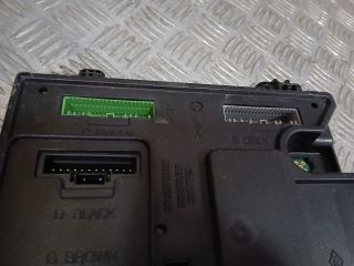 bontott RENAULT SCÉNIC III Biztosítéktábla Utastér