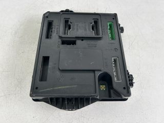 bontott RENAULT SCÉNIC III Biztosítéktábla Utastér