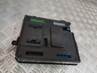 bontott RENAULT SCÉNIC III Biztosítéktábla Utastér