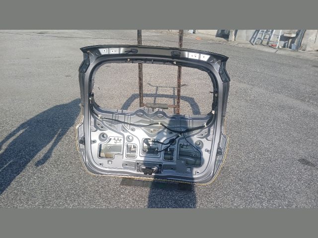 bontott RENAULT SCÉNIC III Csomagtérajtó (Üres lemez)