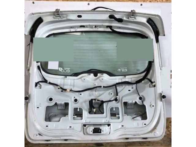 bontott RENAULT SCÉNIC III Csomagtérajtó (Üres lemez)