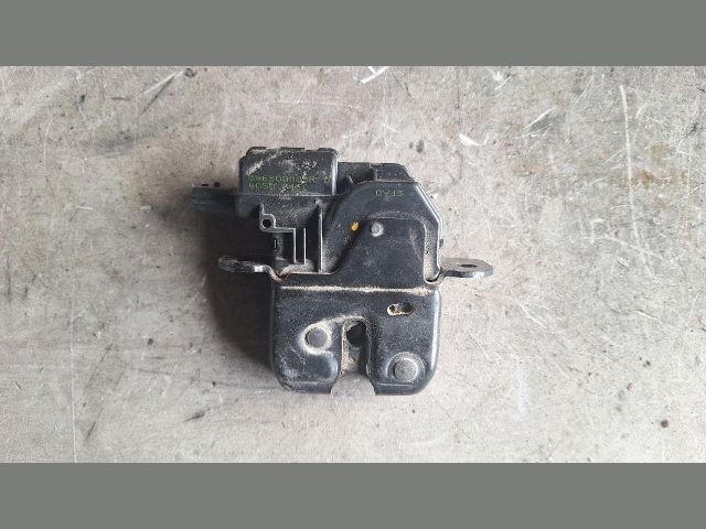 bontott RENAULT SCÉNIC III Csomagtérajtó Zárszerkezet