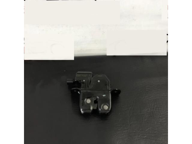 bontott RENAULT SCÉNIC III Csomagtérajtó Zárszerkezet