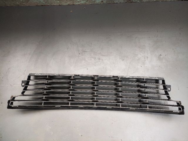 bontott RENAULT SCÉNIC III Első Lökhárító Alsó Középső Díszrács