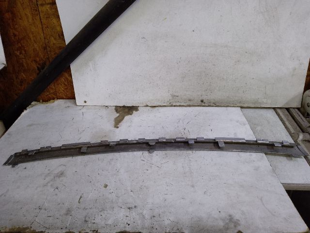 bontott RENAULT SCÉNIC III Első Lökhárító Díszléc