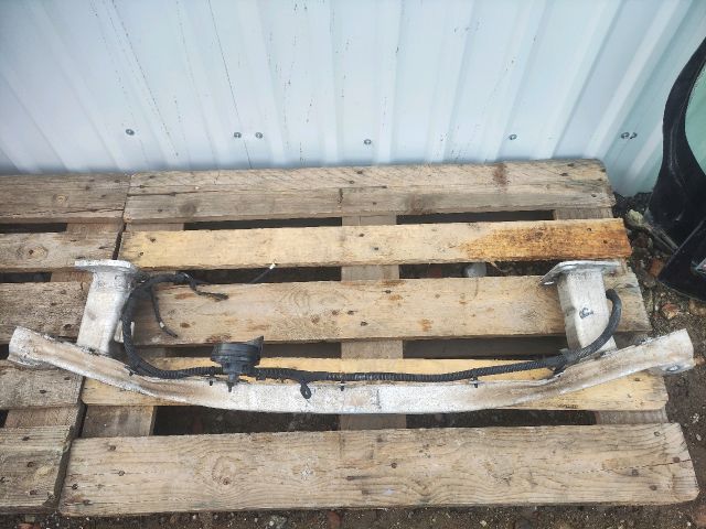 bontott RENAULT SCÉNIC III Első Lökhárító Merevítő (Fém)