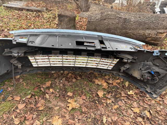 bontott RENAULT SCÉNIC III Első Lökhárító (Részeivel)