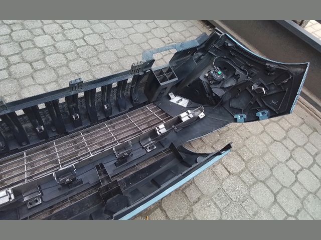 bontott RENAULT SCÉNIC III Első Lökhárító (Részeivel)