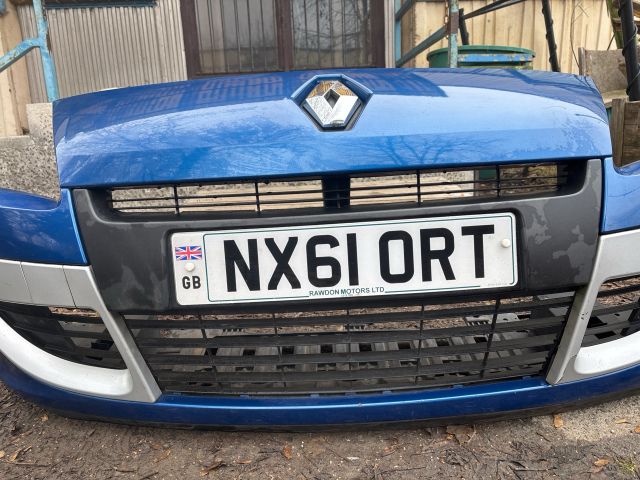 bontott RENAULT SCÉNIC III Első Lökhárító (Részeivel)