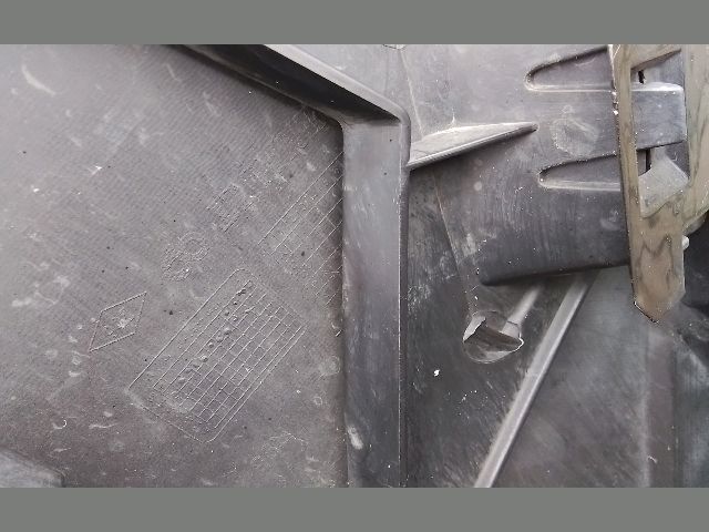 bontott RENAULT SCÉNIC III Első Lökhárító (Részeivel)