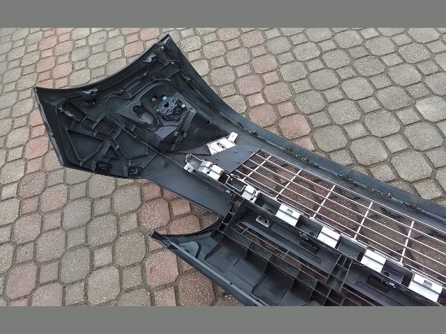 bontott RENAULT SCÉNIC III Első Lökhárító (Részeivel)