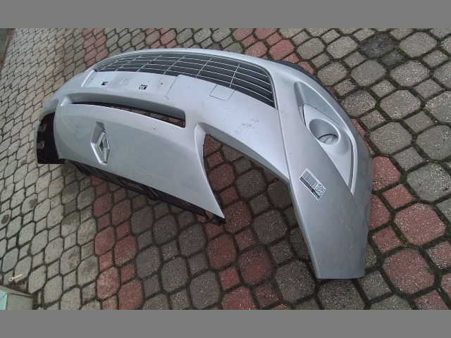 bontott RENAULT SCÉNIC III Első Lökhárító (Részeivel)