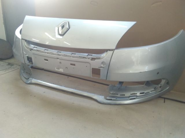 bontott RENAULT SCÉNIC III Első Lökhárító (Üresen)