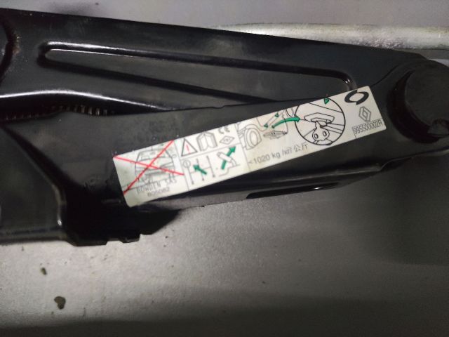 bontott RENAULT SCÉNIC III Emelő