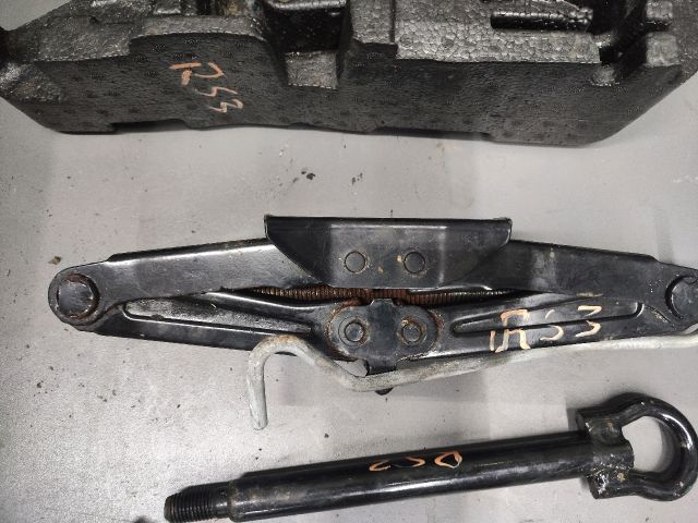 bontott RENAULT SCÉNIC III Emelő