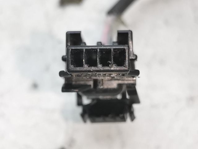 bontott RENAULT SCÉNIC III Hátsó középső Biztonsági Öv Csat