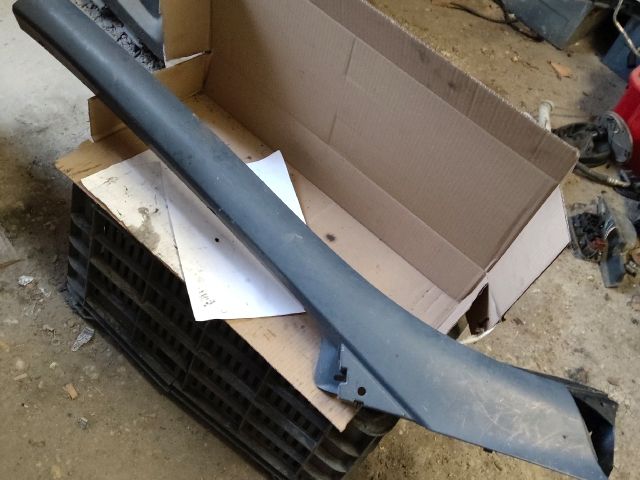 bontott RENAULT SCÉNIC III Hátsó középső Lökhárító Tartó (Műanyag)