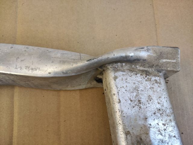 bontott RENAULT SCÉNIC III Hátsó Lökhárító Merevítő (Fém)