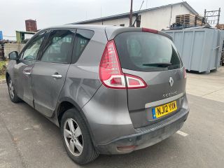 bontott RENAULT SCÉNIC III Hátsó Lökhárító (Üresen)