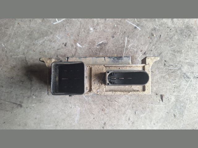 bontott RENAULT SCÉNIC III Izzító Relé