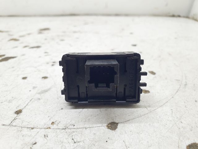 bontott RENAULT SCÉNIC III Jobb első Ablakemelő Kapcsoló