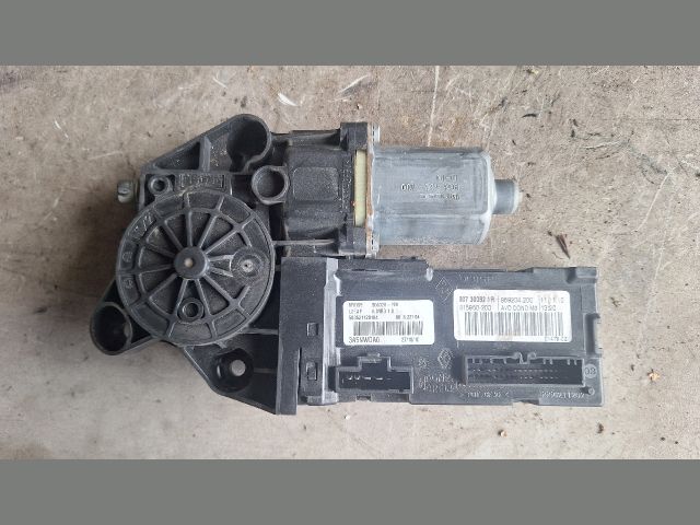 bontott RENAULT SCÉNIC III Jobb első Ablakemelő Motor