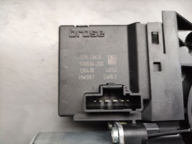 bontott RENAULT SCÉNIC III Jobb első Ablakemelő Motor