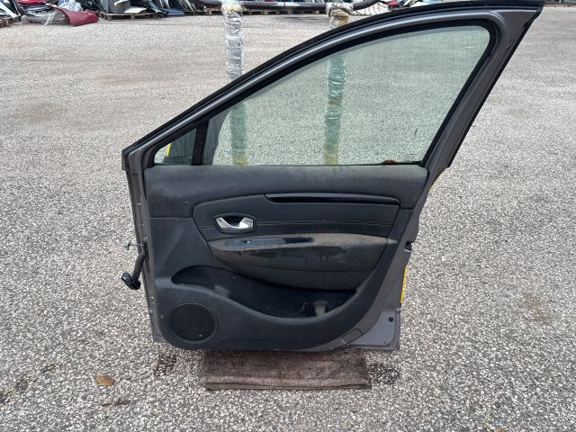 bontott RENAULT SCÉNIC III Jobb első Ajtó (Részeivel)