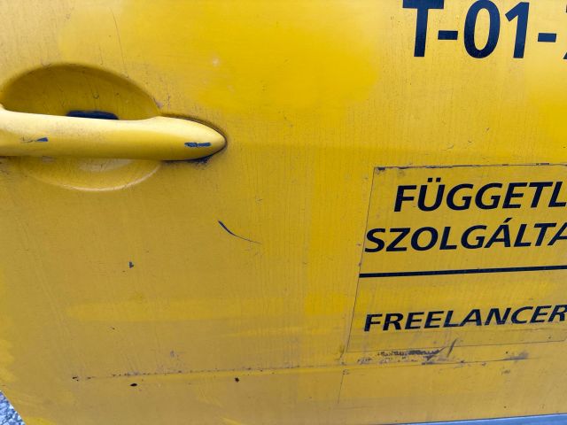 bontott RENAULT SCÉNIC III Jobb első Ajtó (Részeivel)